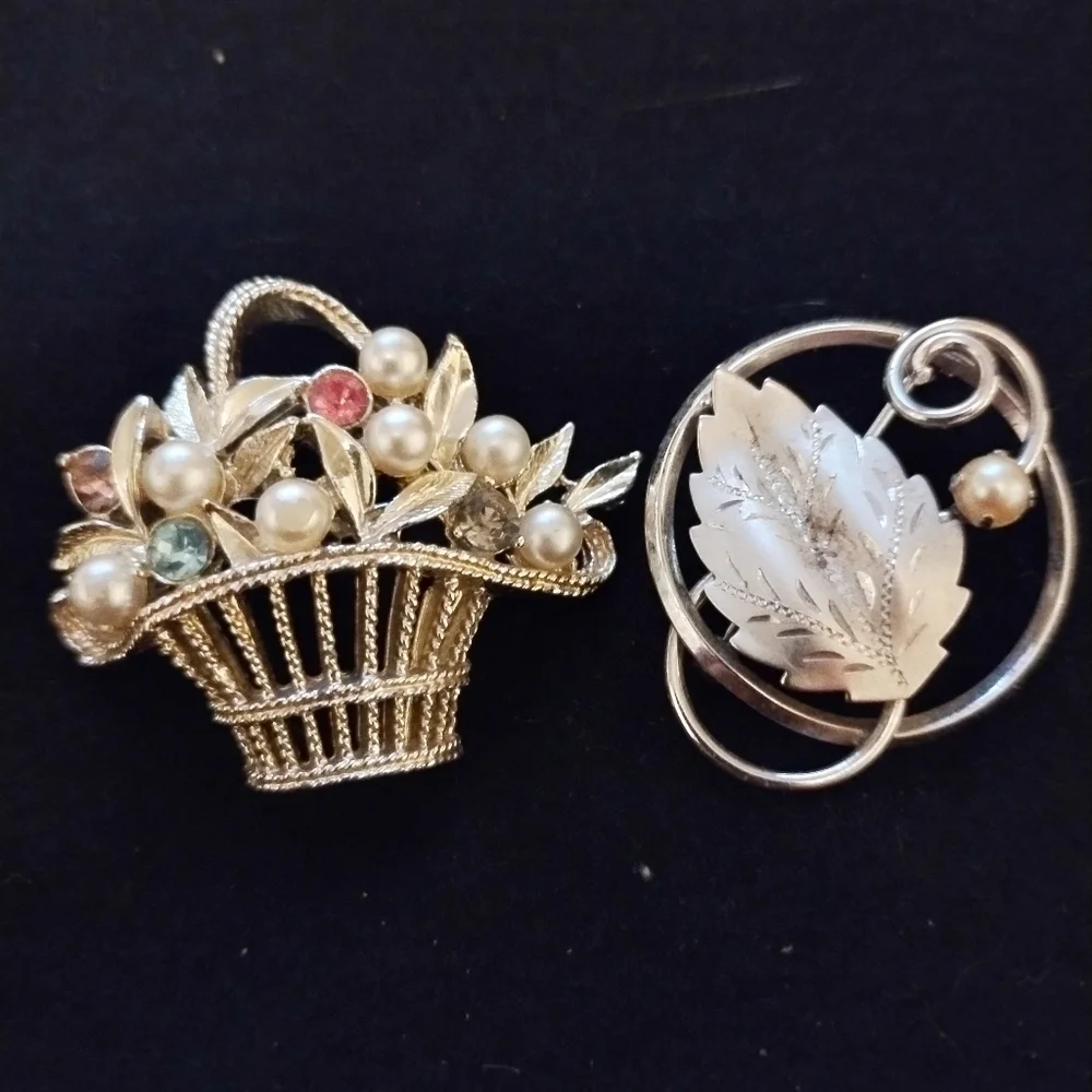 Vintage pin duo